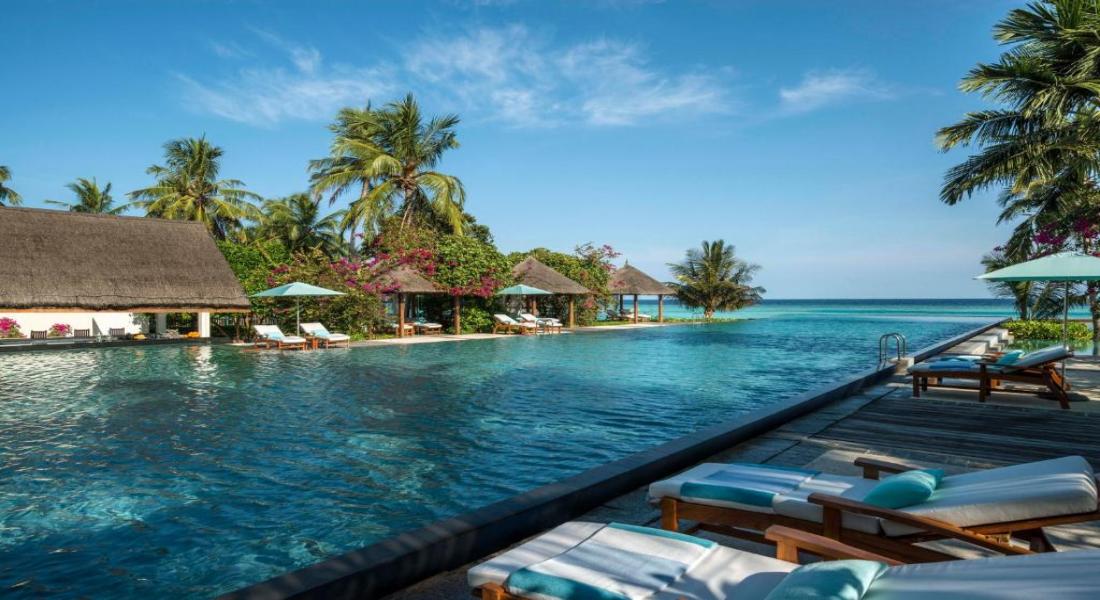 Four Seasons Landaa Giraavaru