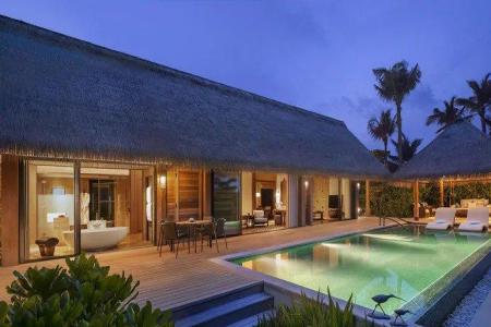 Grand Beach Villa with Pool