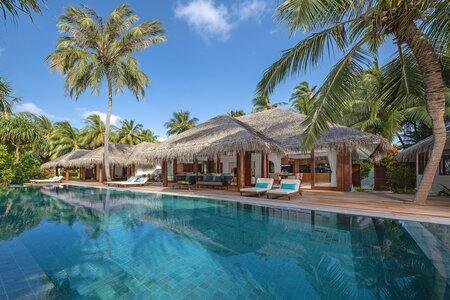 4BR Beach Pool Residence